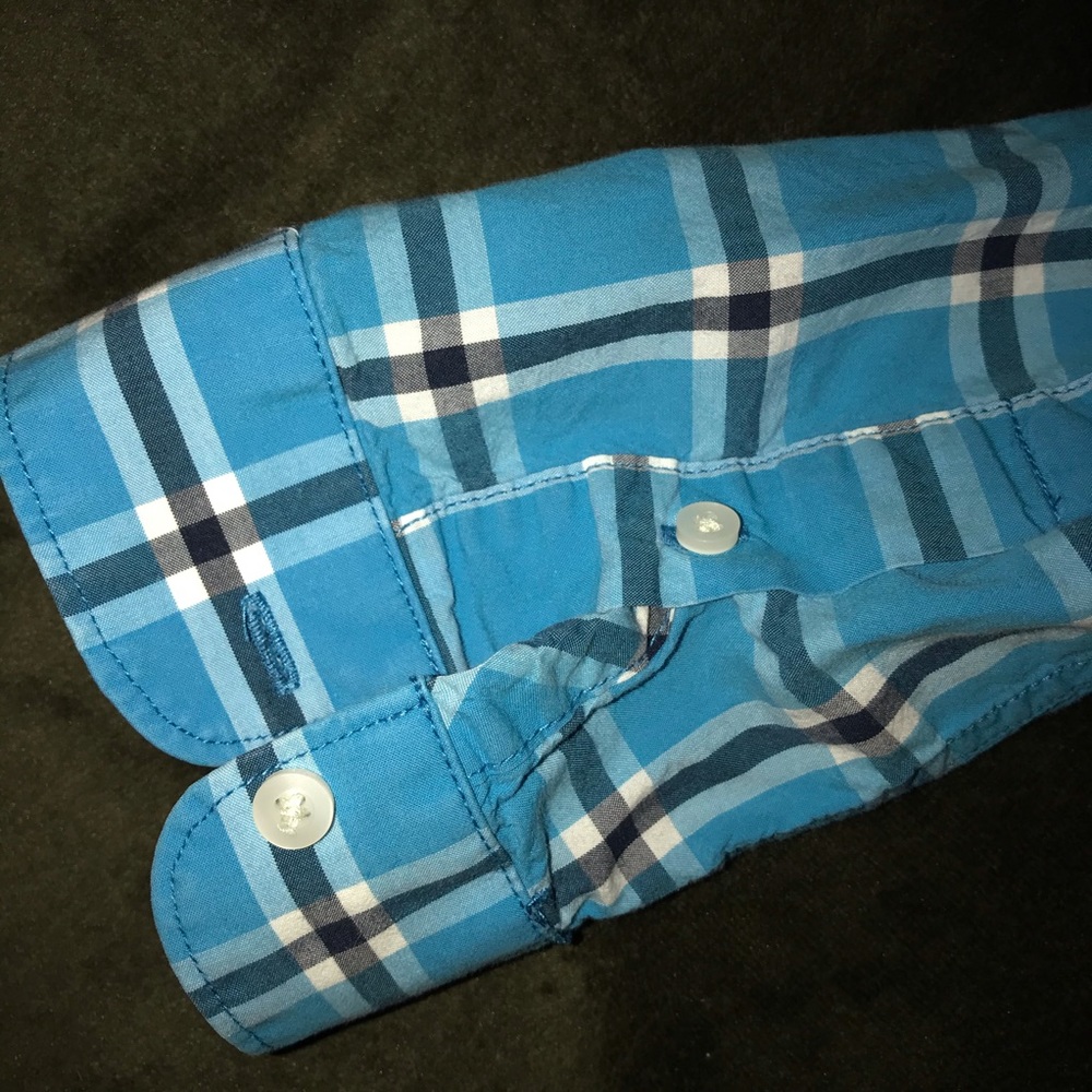 🤍💙HOLLISTER LONG SLEEVE BUTTON UP SHIRT💙🤍 - Picture 9 of 12